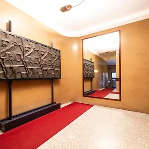 Loreto Elegant Flat Milano