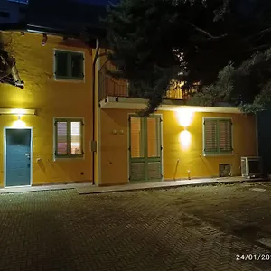 Un Angolo A Milano... Milano