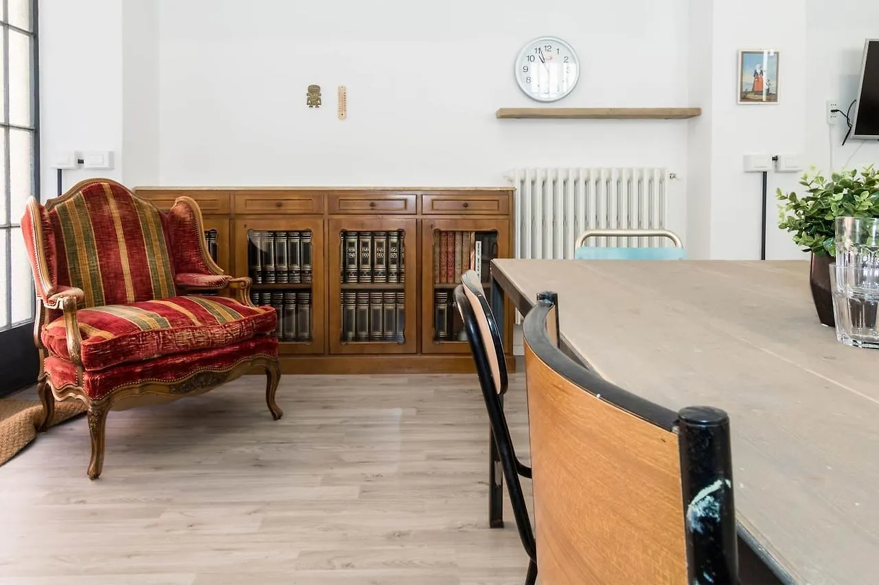 ALTIDO Exclusive Apt for 4 in Navigli near parks Milano 0*,  Italia