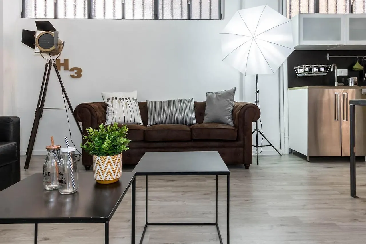 ALTIDO Exclusive Apt for 4 in Navigli near parks Milano