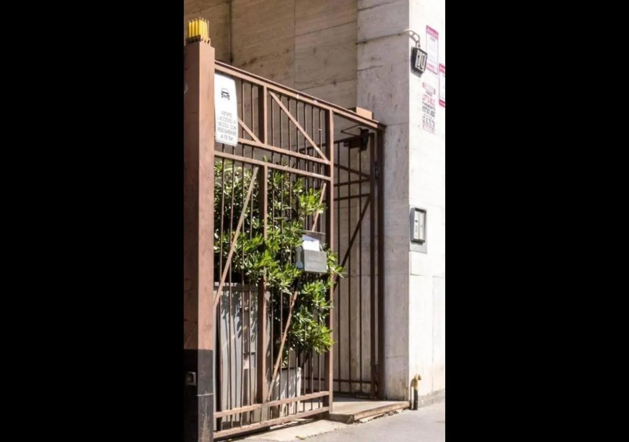 Apartament Joivy Exclusive Apt For 4 In Navigli Near Parks Mediolan